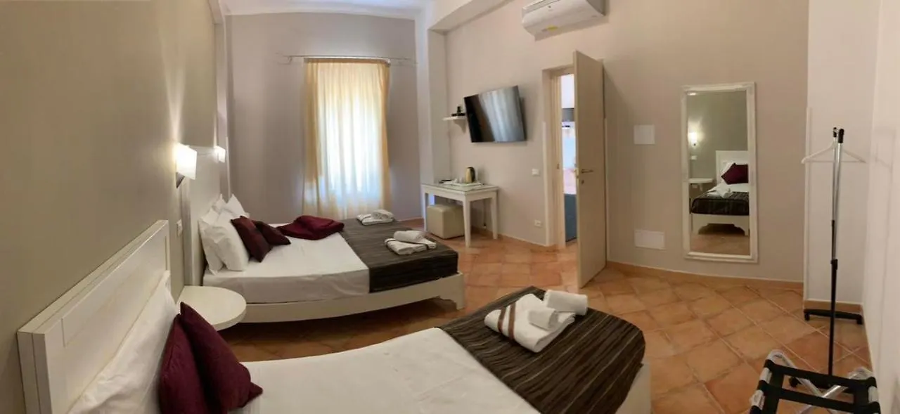 *** بيت ضيافة Badia Rooms & Breakfast كاستيلاّماري ديل غو إيطاليا