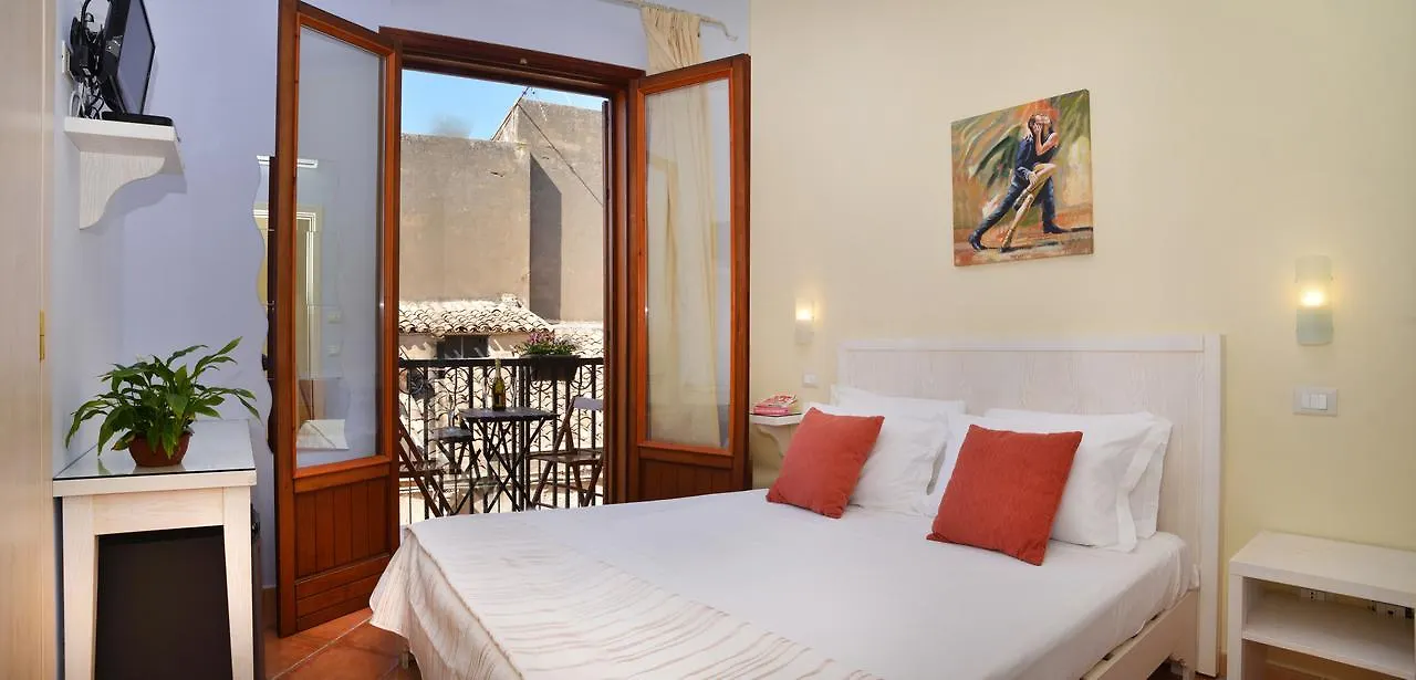 Badia Rooms & Breakfast كاستيلاّماري ديل غو